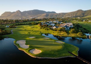 Steenberg Golf Course<span class='vzdalenost'>(17 km od hotelu)</span>