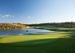 Monte Rei Golf & Country Club<span class='vzdalenost'>(53 km od hotelu)</span>