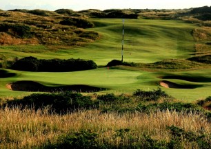 Royal Portrush Golf Club - Dunluce Course<span class='vzdalenost'>(193 km od hotelu)</span>