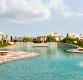 SAE-Hilton-Resort-RAK-bazen-11501