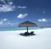 moofushi-maldives-2021-bs-beach-04_hd