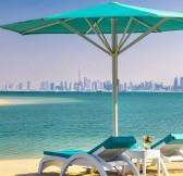 Emiraty-Dubai-Anantara_World_Islands_Dubai_Resort_Beach_Outdoor_Lounge_Chairs