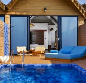 Emiraty-Dubai-Anantara_World_Islands_Dubai_Resort_Guest_Room_One_Bedroom_Garden_Pool_Villa_Private_Pool_Bedroom_View
