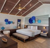 Emiraty-Dubai-Anantara_World_Islands_Dubai_Resort_Guest_Room_Two_Bedroom_Beach_Pool_Villa_Bedroom_2