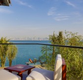 Emiraty-Dubai-Anantara_World_Islands_Dubai_Resort_Lounge_Luna_Balcony_View
