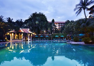 anantara bangkok riverside resort & spa *****