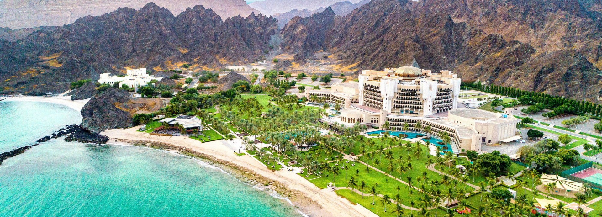 al bustan palace, a ritz-carlton hotel - golf  *****