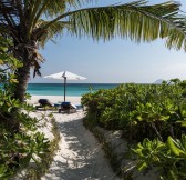 Amanpulo, Philippines – Accommodation, Beach Casita, Pathway to the Beach_13834