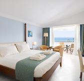 Kypr - Paphos - Olympic Lagoon hotel - pokoj deluxe