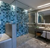 Golf-Maroko-Agadir-hotel-Hyatt-Regency-Taghazout-Bay-bathroom-suite-1