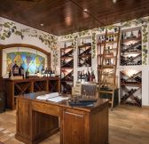 KEMPINSKI HOTEL GRAND ARENA BANSKO - wine wall