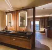 RAKOUSKO - HOTEL REITERS SUPREME Luxury Suite Badezimmer